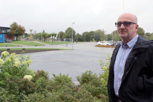 Tommy Allström jobbade på Birger Jansson Bygg, som innan dessa hade varit med och byggt Lindeskolan. Idag rustas aulan upp - ett jobb som TAB inte tog hem. Foto: Hans Andersson