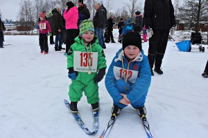 Olle, 3 år, och Max Nordmark-Thybeck, 8 år.