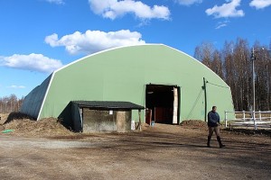 Om allt går enligt planerna, kan det gamla ridtältet snart vara ett minne blott. Till mångas glädje. Arkivfoto: Björn Sundström