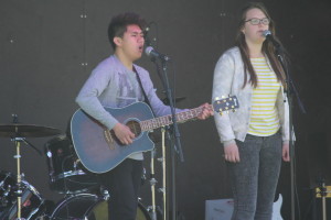 Grainger Rosvärn och Cassandra Hopkins Norberg framförde ett medley. Foto: Ida Lindkvist