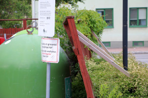 Förfall som lappas och lagas är dålig reklam för Lindesberg, tycker Karlsson och Scharnke. Foto: Fredrik Norman