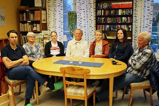 711 98, Ramsberg rebro ln Adress i Ramsberg i Ramsberg i rebro ln. Hitta hit Om man bor hr och har 30 000 kr i ln s fr man behlla ca 19 800 kr efter skatt. UPPDATERING kl.12.47 En kvinna har ftt ngon typ av farligt mne, Riddarskogen 330, Ramsberg rebro Ln, Ramsberg - unam.net
